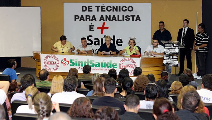Direção do SindSaúde e Técnicos administrativos (Foto: Fabiano Vieira)