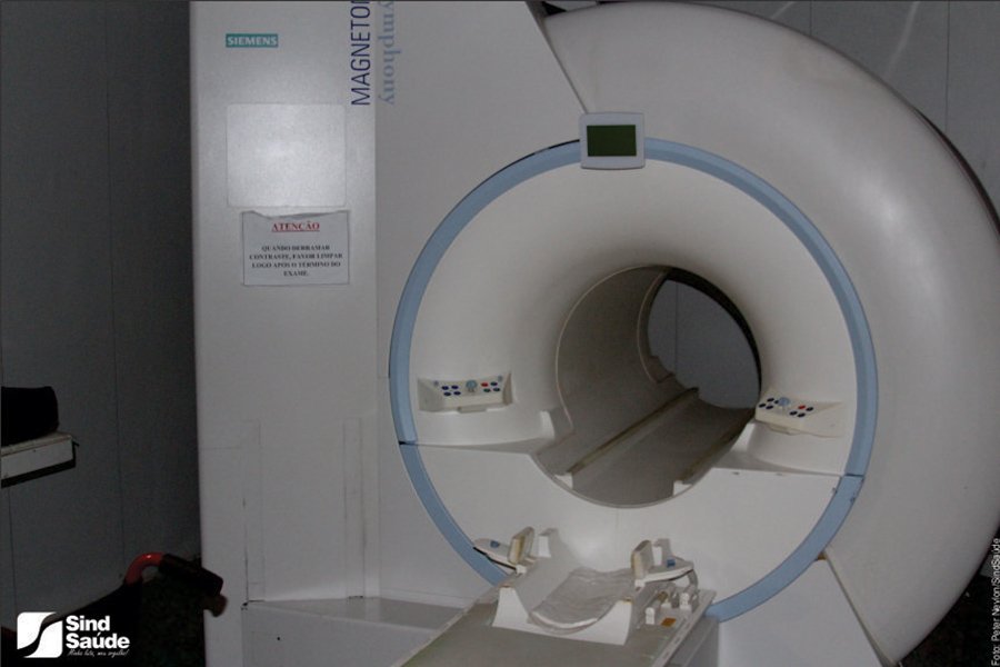 Aparelho de ressonância magnética estragado no HBDF
